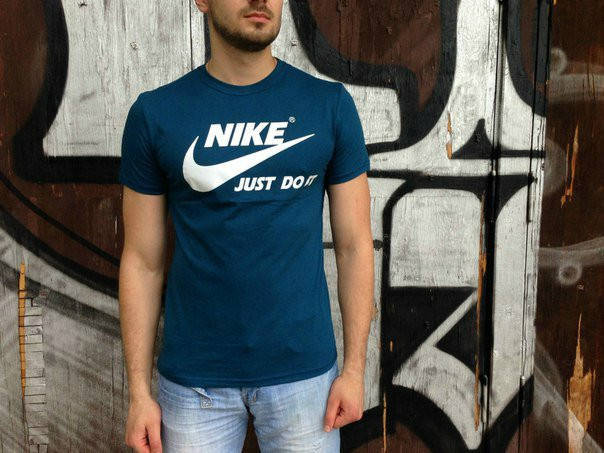 

Футболка Nike