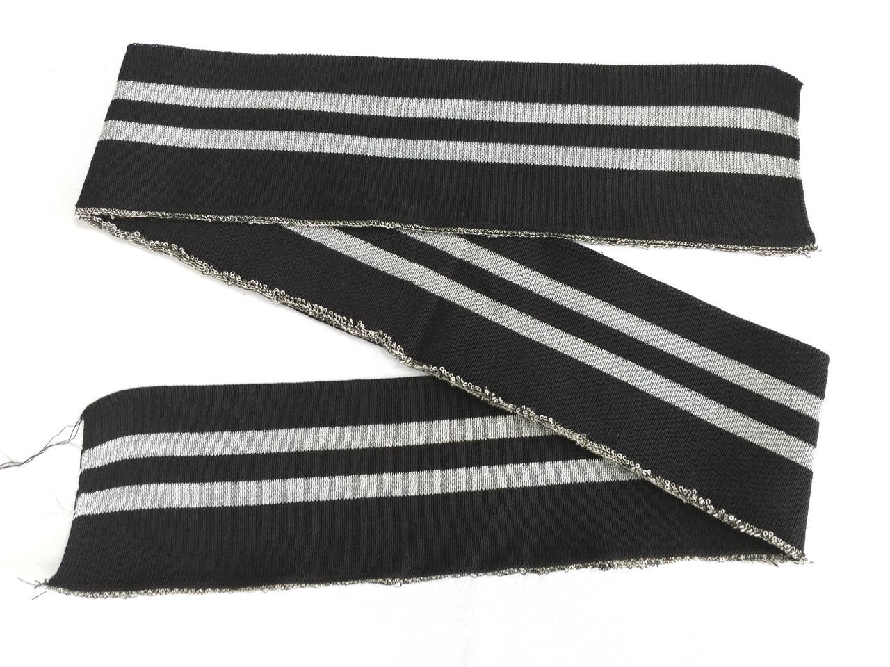 

Резинка манжетная 8 см (черный с 2 - мя люрексовыми полосами серебро) (арт. 30597)