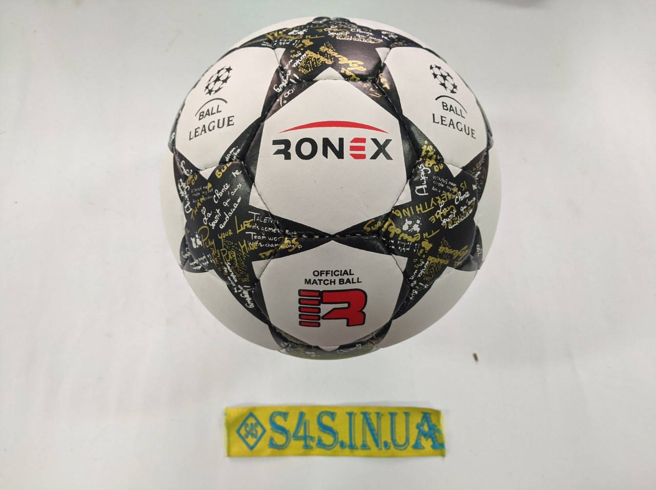 

Мяч футбол Grippy Ronex FN2, черный, р.5 не ламинированный