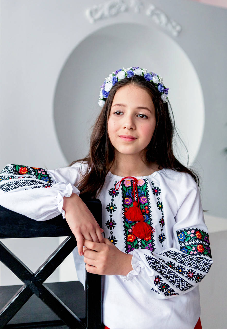 

Вишиванка для дівчинки Шарм