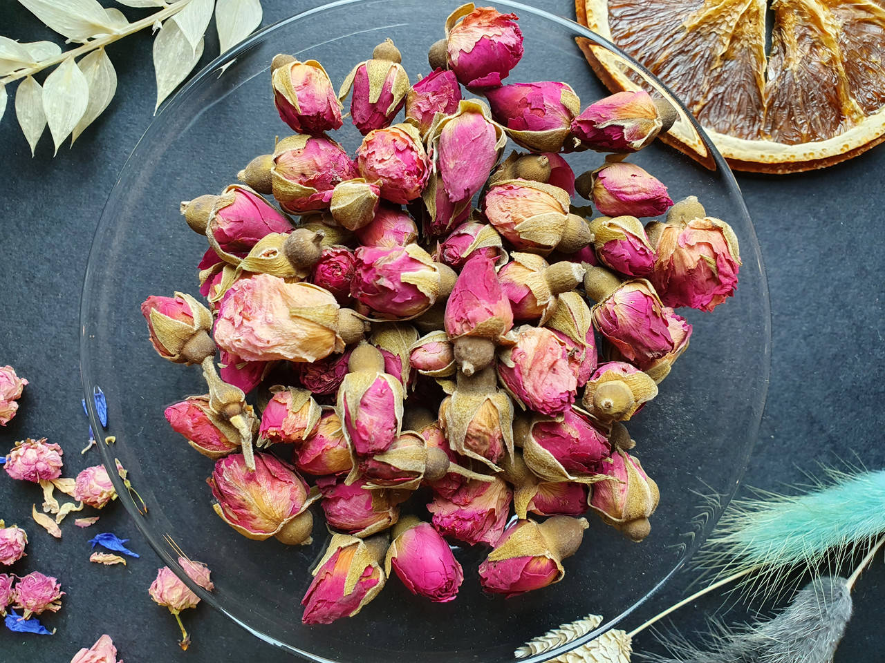 

Роза чайная бутоны