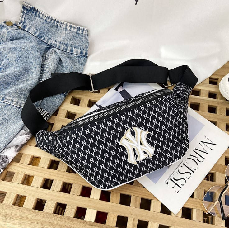 

Сумка на пояс Бананка NY Нью йорк Янкис Нью-Йорк Янкиз New York Yankees черная, Черный