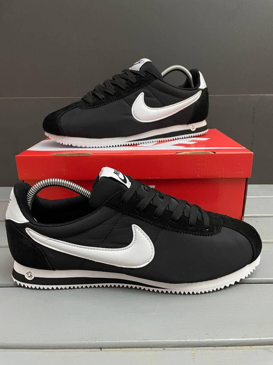 

Nike Cortez черные мужские демисезонные кроссовки. Лето/осень/весна, мужские замшевые кроссовки., Черный
