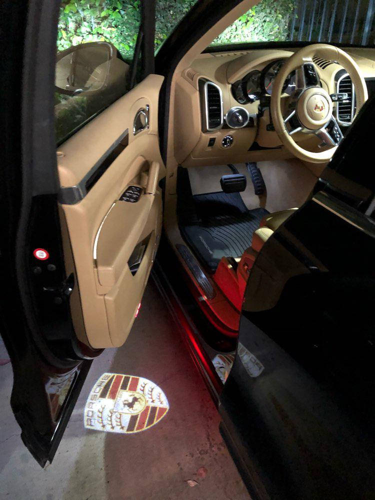 

Подсветка двери Porsche Cayenne Macan