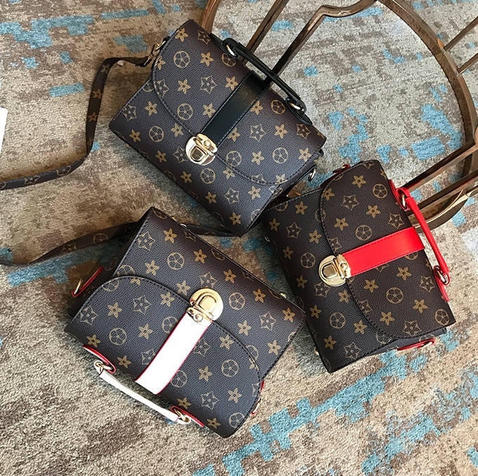 

Женская сумка в стиле Луи Витон