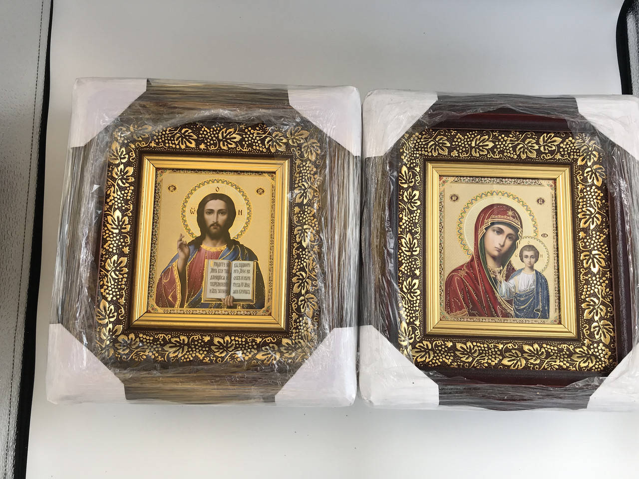 

Икона парная в рамках из дерева
