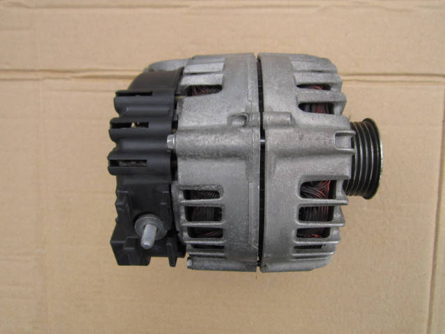 

Генератор Valeo 7802261 FG18S019 180A BMW E60 E83 E87 E90 2.0 D