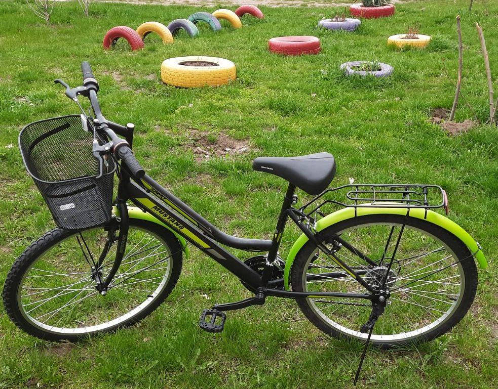 

Городской велосипед Mustang Sport (Мустанг Спорт) 26*162 Женская Рама, Корзинка Черно Зеленый