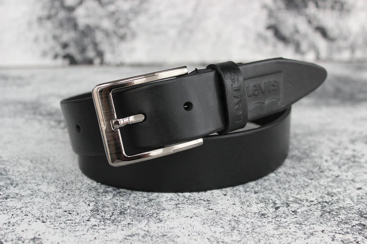 

Мужской кожаный ремень Levi's