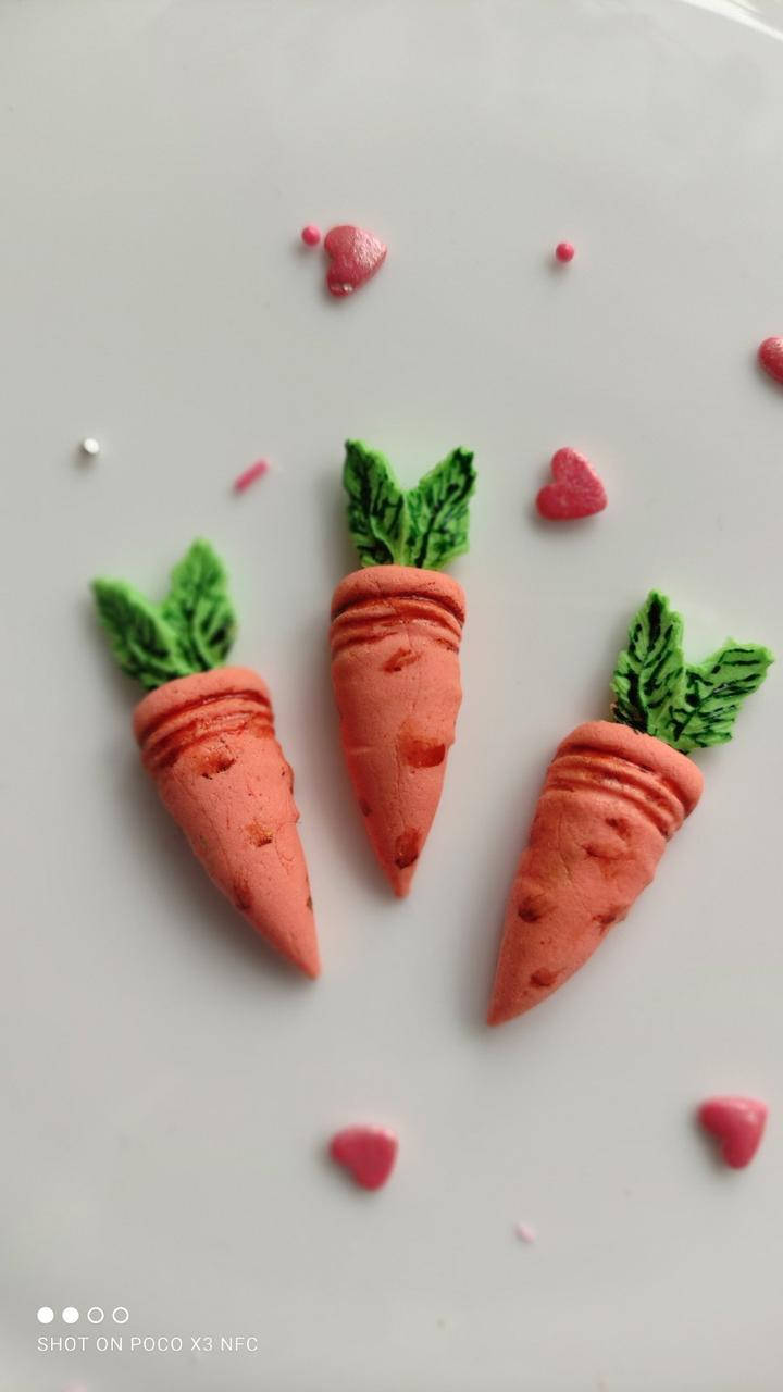 

Сахарная морковка для украшения кондитерских изделий