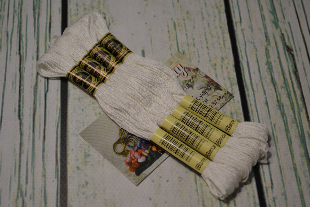 

Мулине Royal Broderie, цвет №Blank