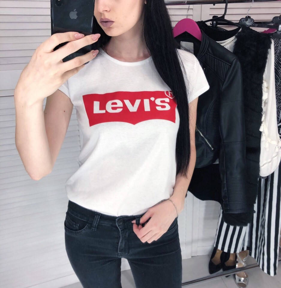 

Женская стильная футболка Levis | в стиле левис S