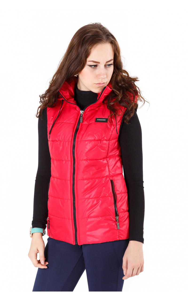 

Жилетка женская красная, плащевка на синтепоне с капюшоном, Красный