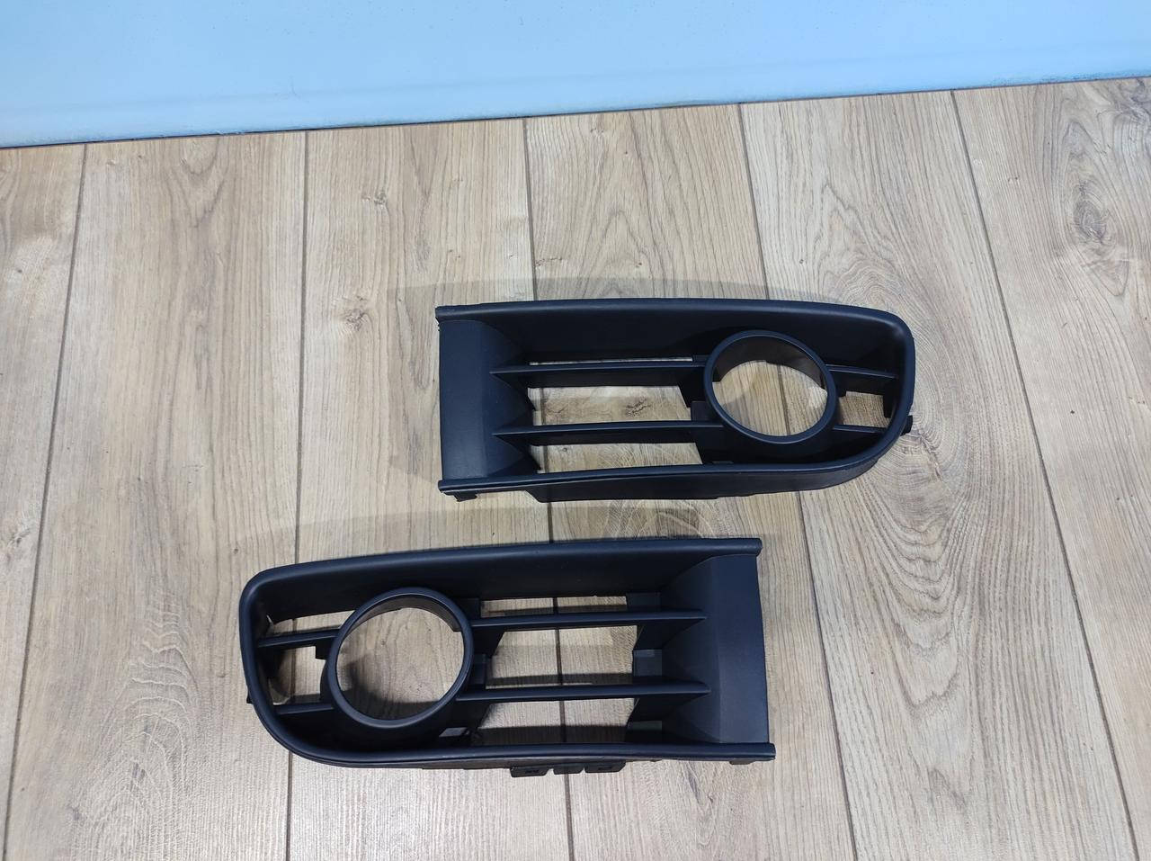 

Решетка в бампере комплект (L+R) Volksvagen Polo 2002-2005 фольксваген поло, Черный