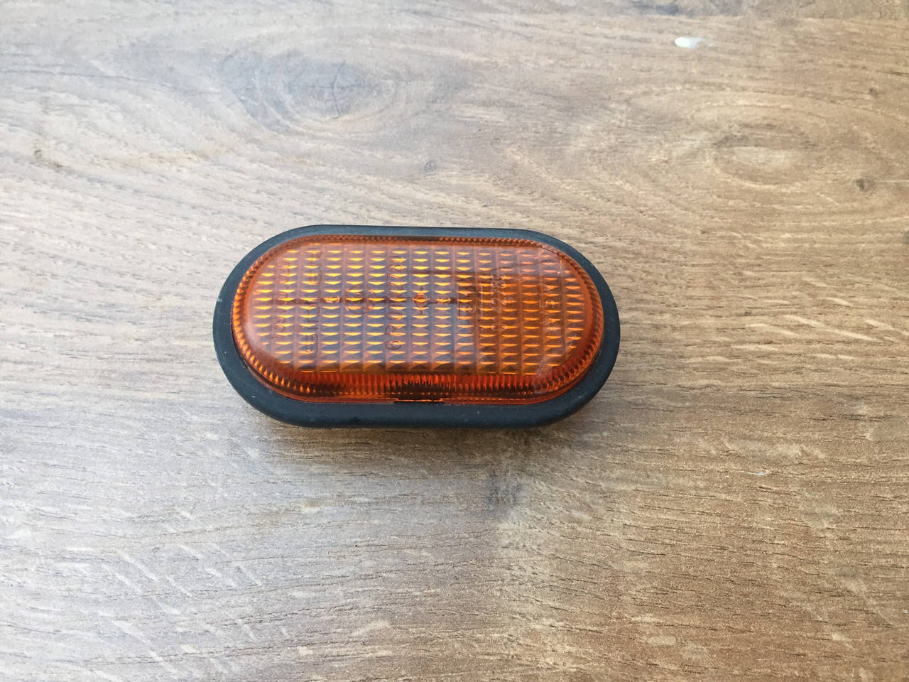 

Повторитель поворота 7700847333 Renault Trafic Opel Vivaro Primastar