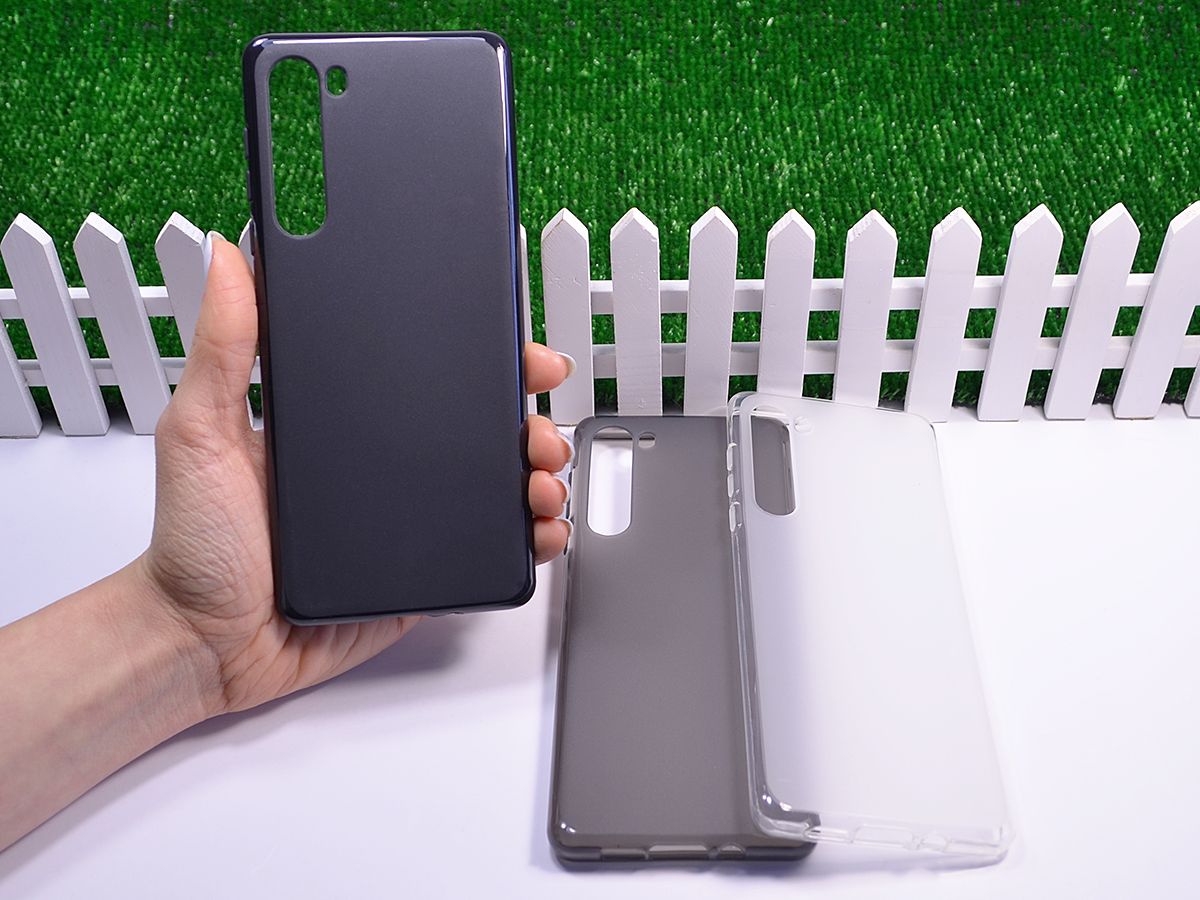 

Силиконовый бампер для Motorola Edge XT2063