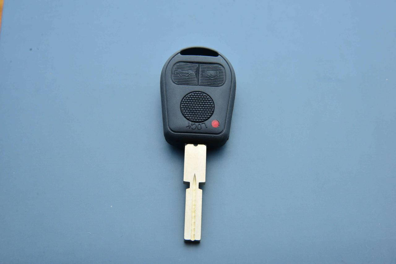 

Корпус авто ключа для BMW E38, Е39, Е46 (БМВ) 3 кнопки, лезвие HU58