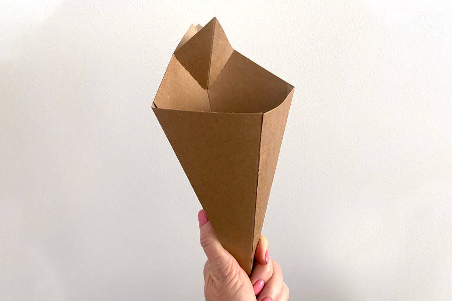 

Крафт конус для картошки фри и соуса, гонконгских вафель, митболов размер - 255х160 мм