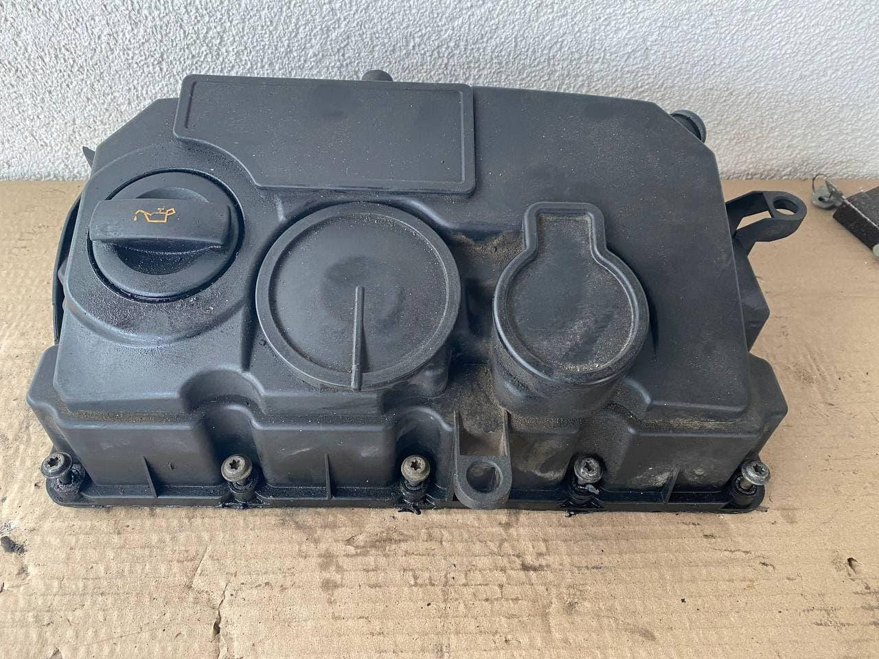 

КЛАПАННАЯ КРЫШКА 2.0 TDI BMP BMM Passat b6 Skoda vw
