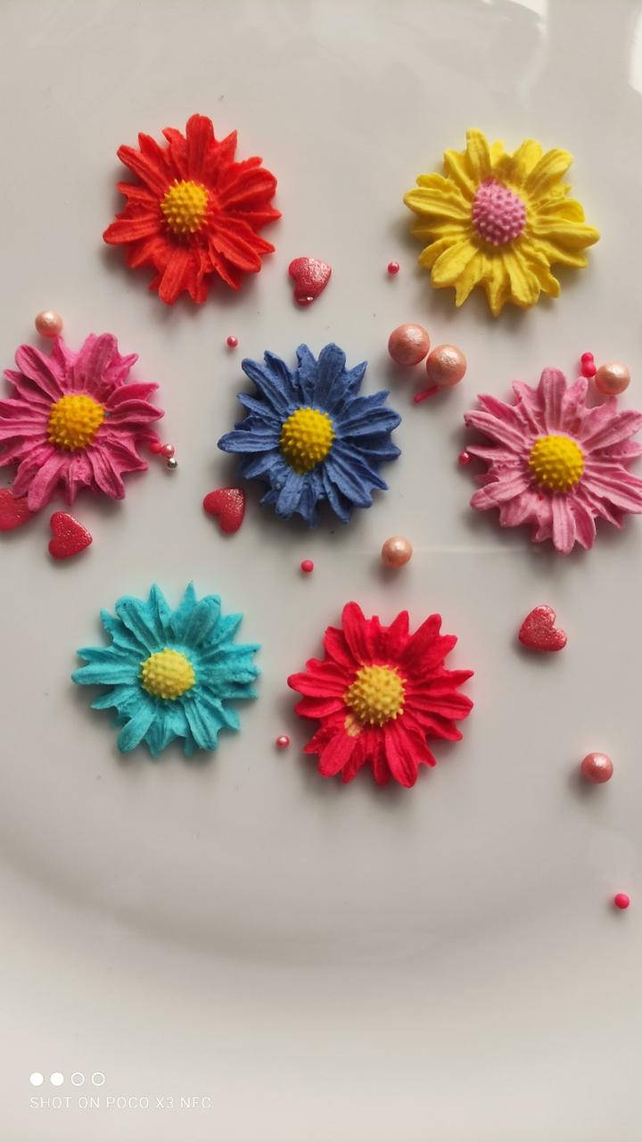 

Сахарные цветы волошка для украшения кондитерских изделий