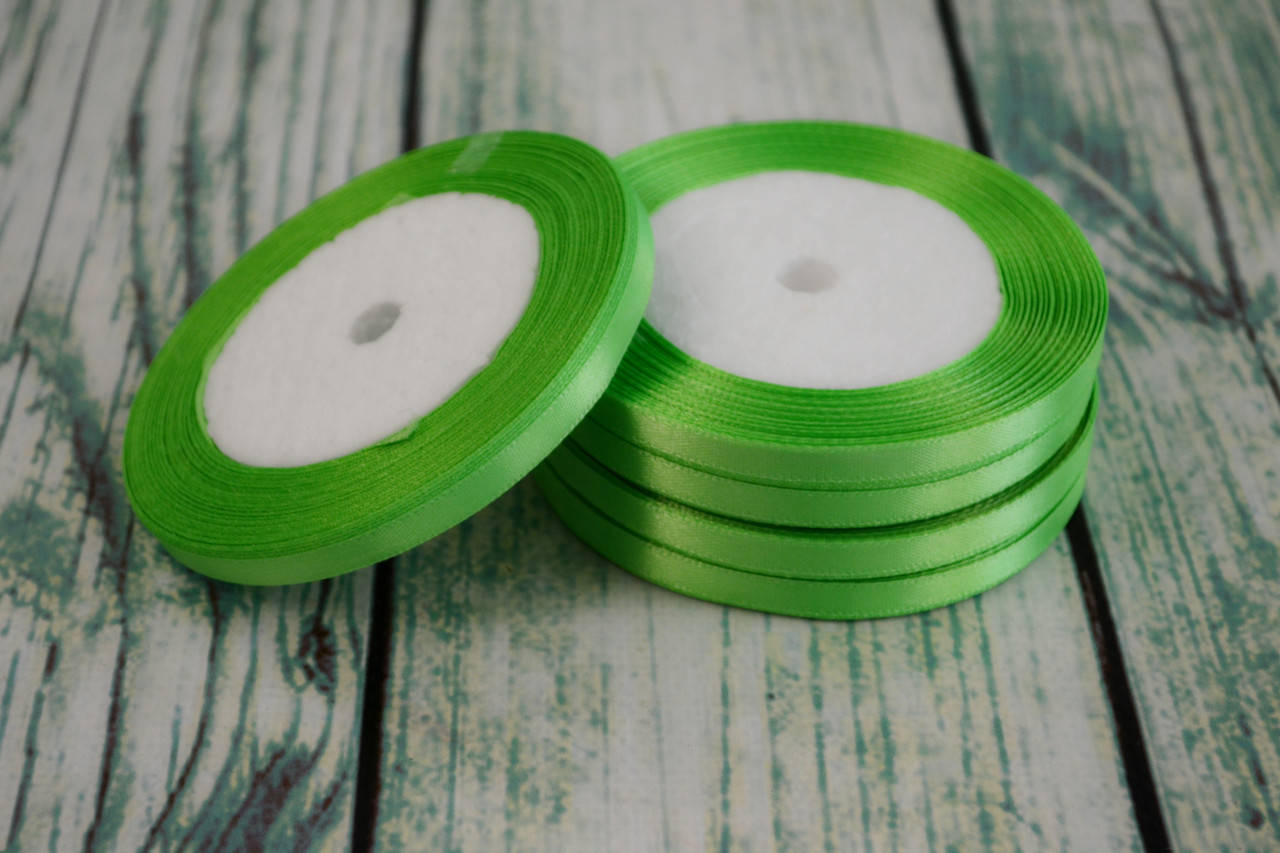

Лента атласная 6мм (22метра), цвет - зеленая трава