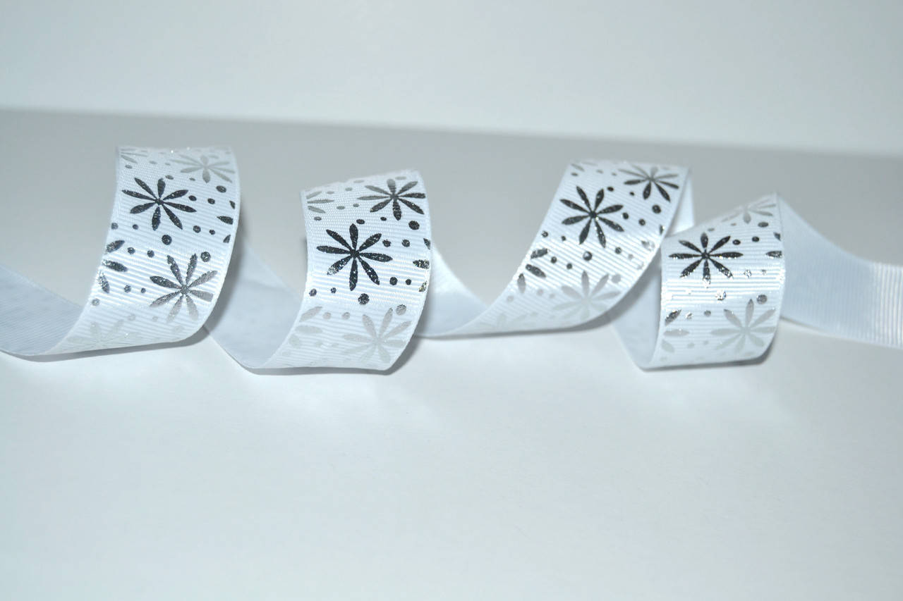 

Стрічка репсова 2,5см малюнок-фольга, колір-білий зі срібними квіточками, Белый