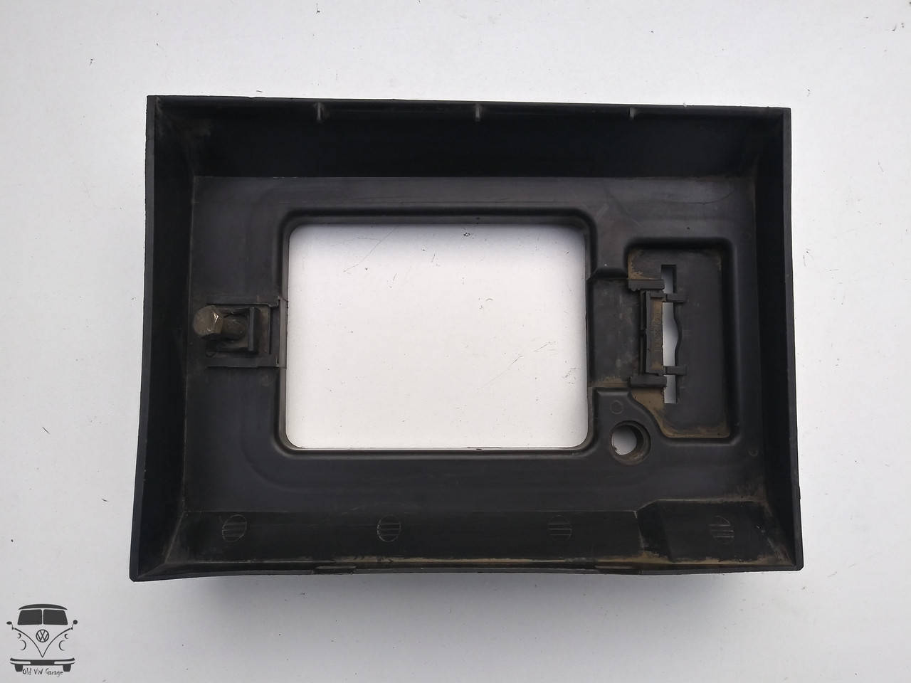 

Корпус фильтра салона (357 819 640) Пассат Б4 Пассат Б3