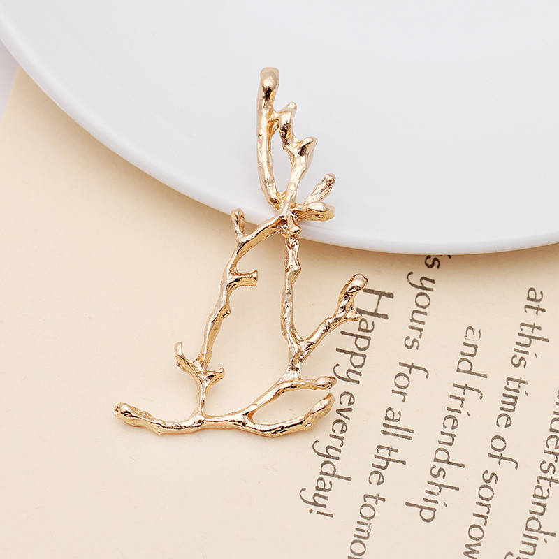 

Веточка ажурная для украшений, коннектор в стиле барокко цвет золото 20,5*60,5 мм.