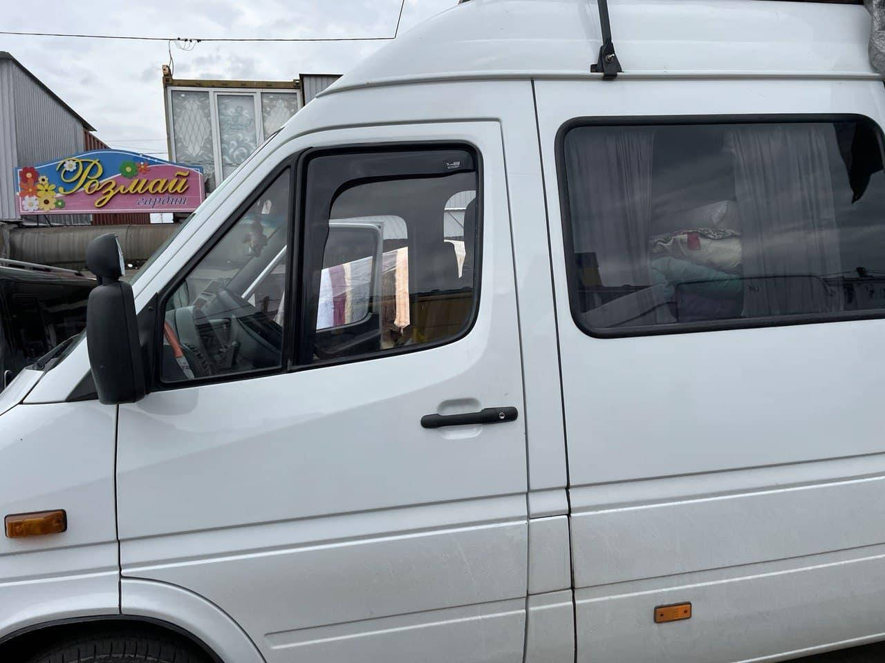 

Д/в Mercedes Crafter 2006-2018 2D (вст 2шт) (China) 1001