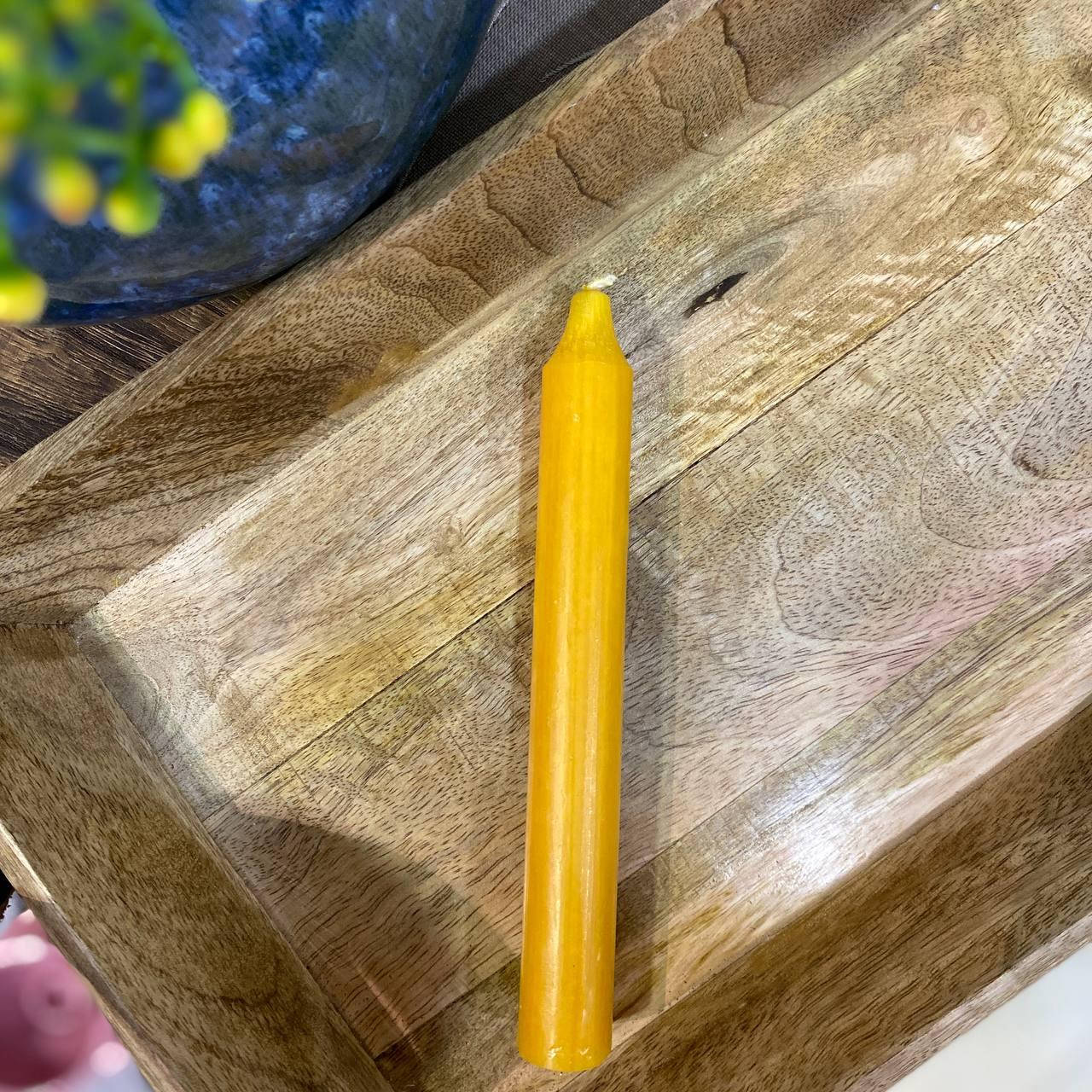 

Свеча желтого цвета (18 см), Желтый