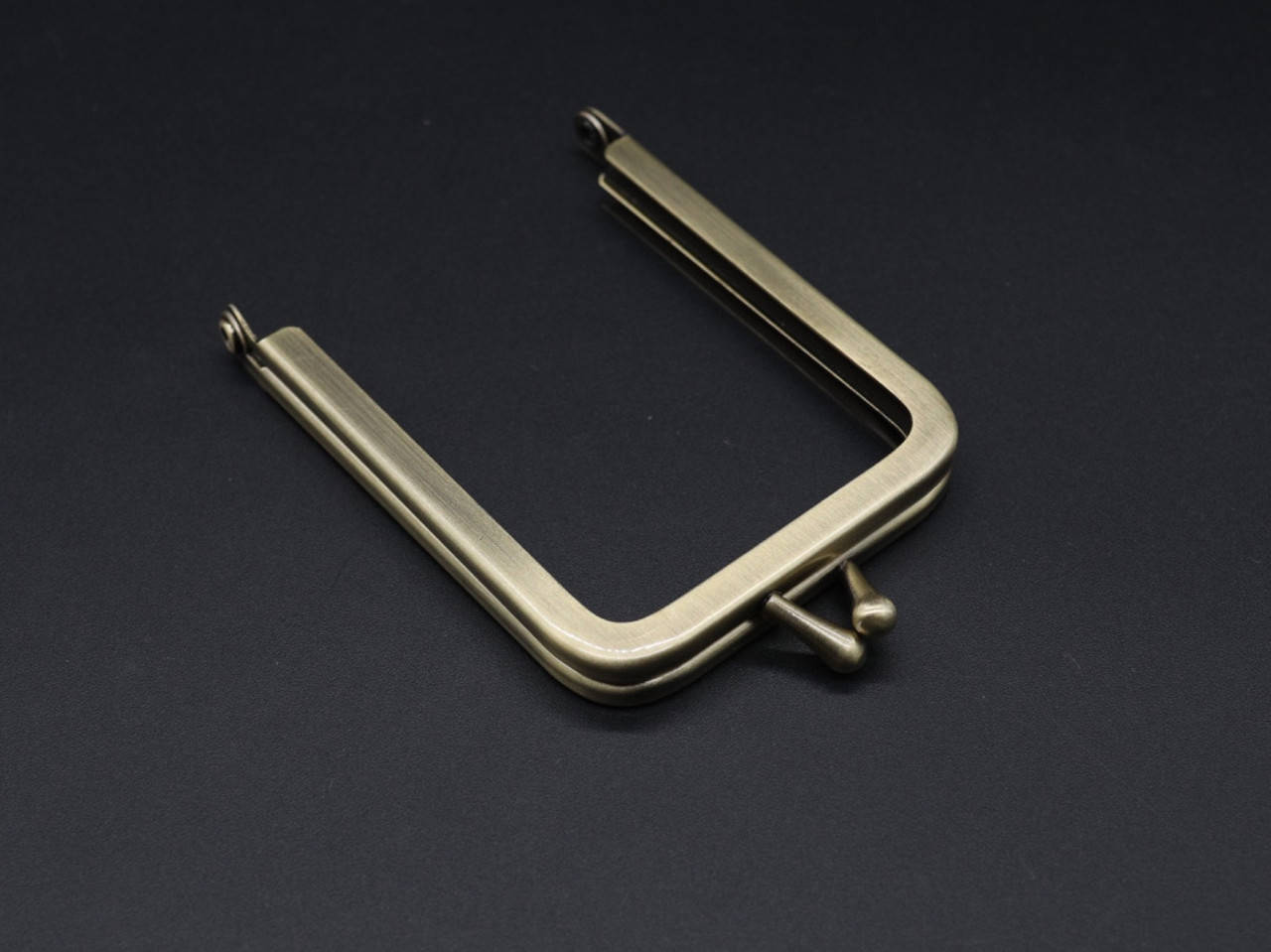 

Фермуар. Цвет "антик". 6см