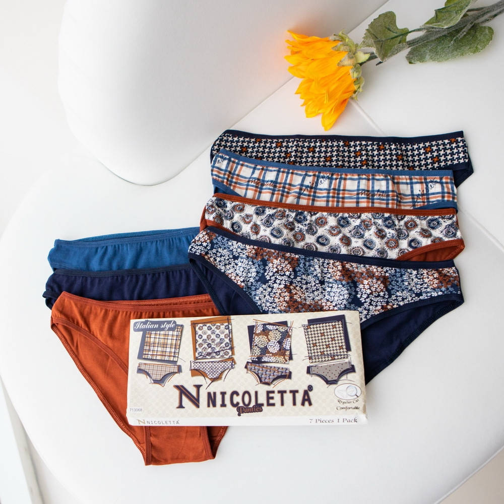 

Трусы женские недельки 7 шт. комплект слипы Хлопок Nicoletta 713068 Турция XL, Разные цвета