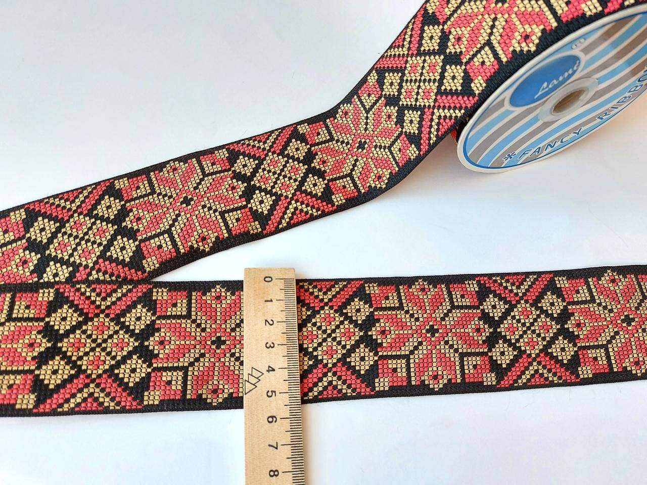 

Тесьма декоративная жаккардовая с орнаментом. "Кораловая с бежевым " 5,5 см. На метраж, Пыльная роза