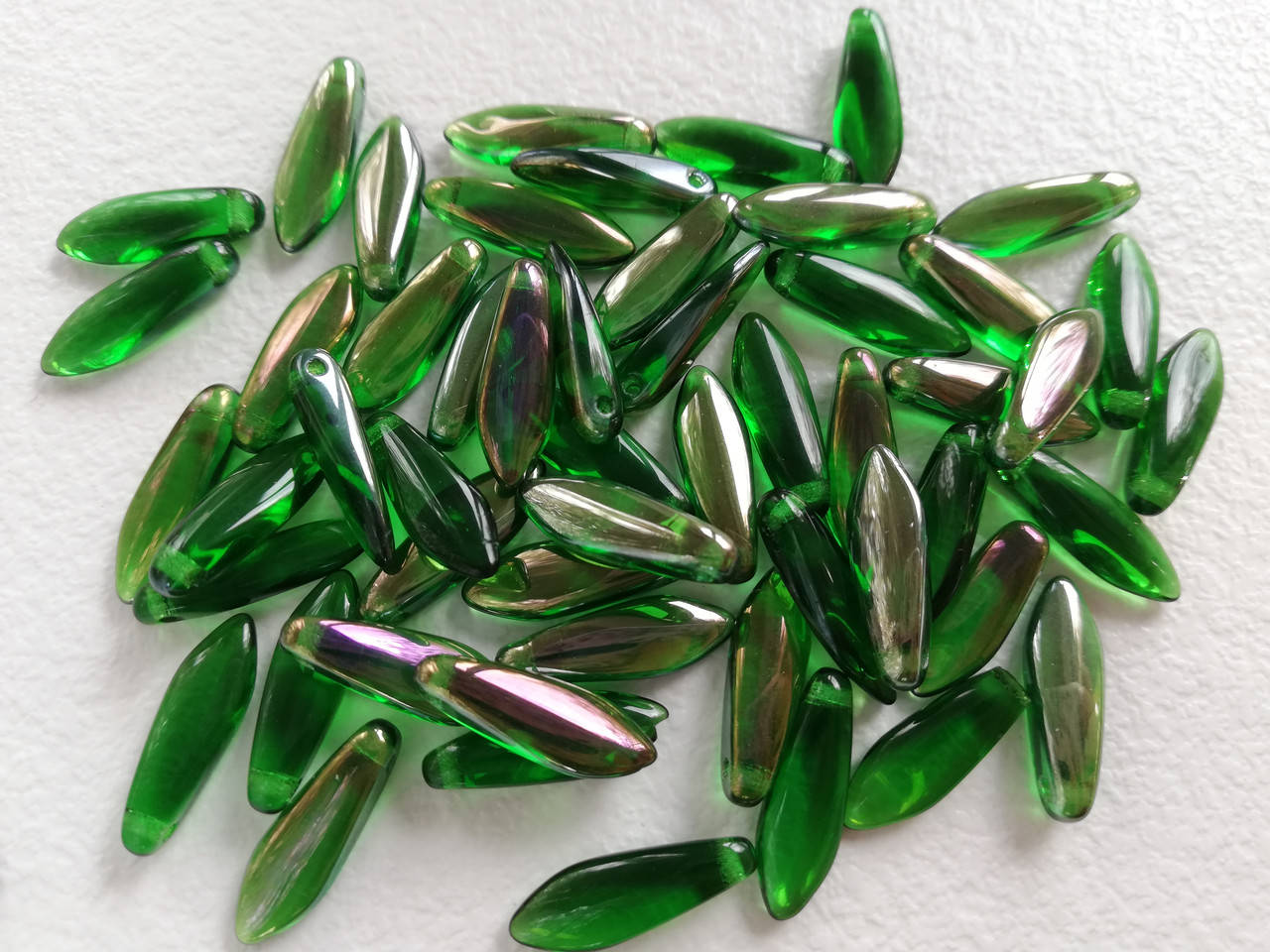 

Чеські намистини Glass Daggers 5 x 16 mm (1 отвір) Chrysolite Clarit