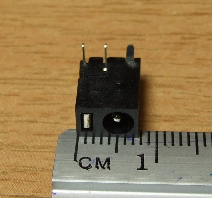 

J008 Разъем, гнездо питания 3,5 -1,3 mm