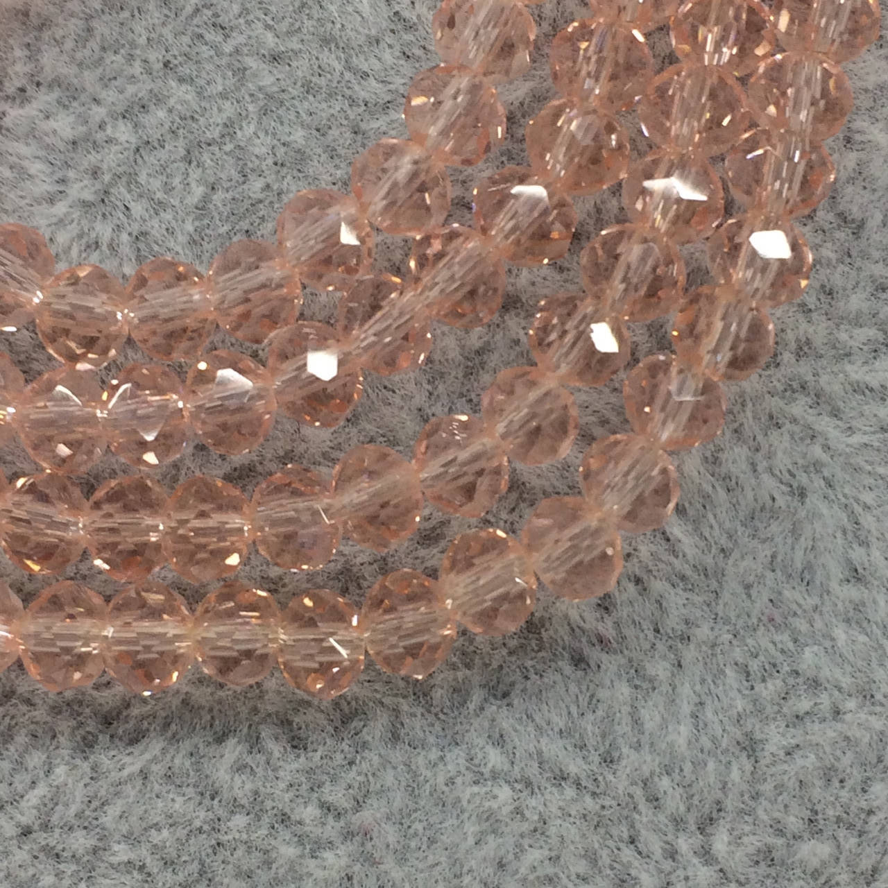 

Бусины на нитке Стекло d=4мм цвет персиковый (~140 бусин на нитке)