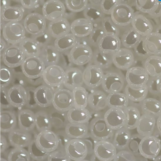 

Чешский бисер 57102 / 539 белый 50