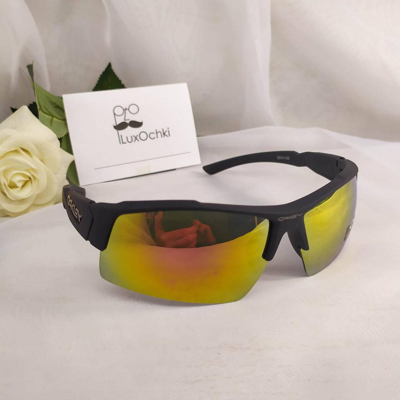 

Спортивные солнцезащитные очки oakley