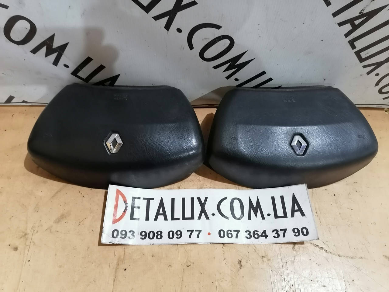

Подушка безопасности водительская AIRBAG 8200136331, 8200676895 на Renault Trafic, Рено Трафик 2001 - ≥ г.в.