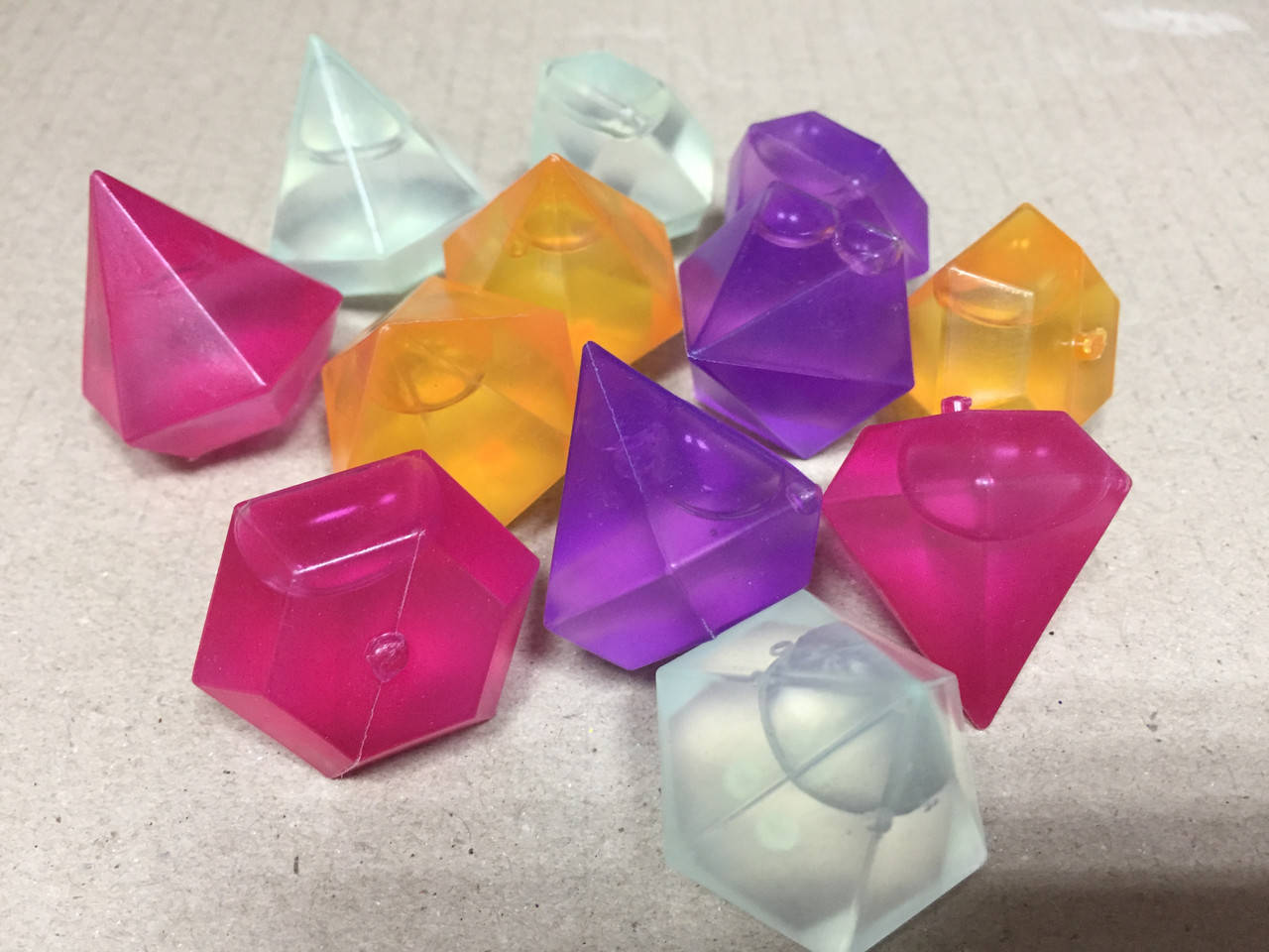 

Многоразовый лед Кристаллы, Набор 12 шт. Охладитель напитков Crystal Ice