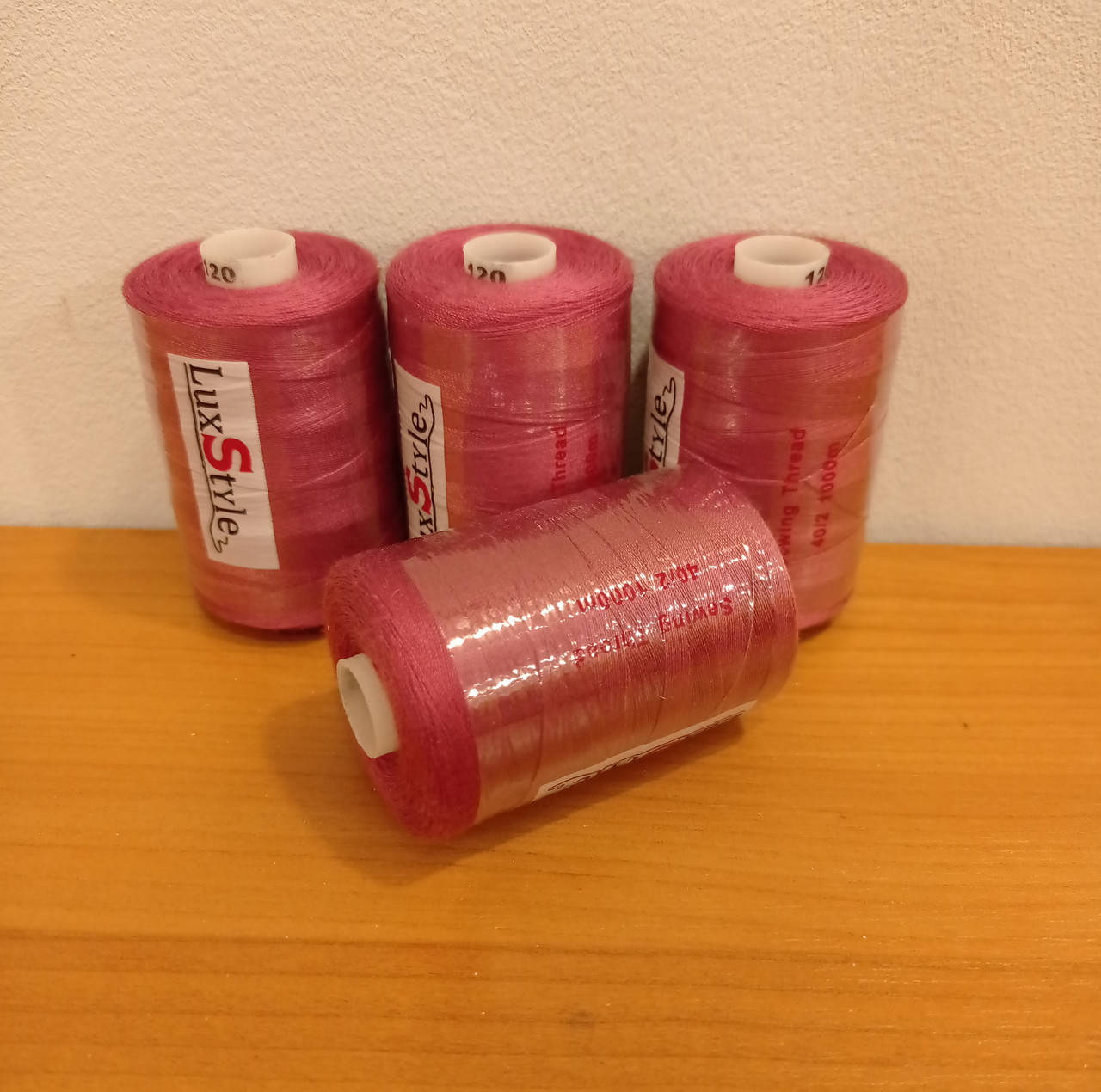 

Нитки швейные LuxStyle 40/2-1000м (100% полиэстeр) №_120, Разные цвета