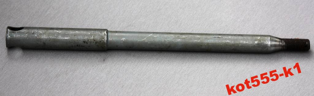 

Ось заднего колеса К-750