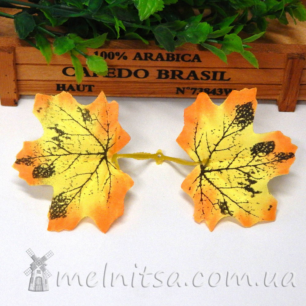 

Лист клена двойной 8х6 см желто-оранжевый