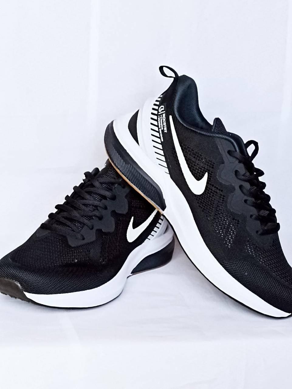 

Кроссовки мужские летние NIKE