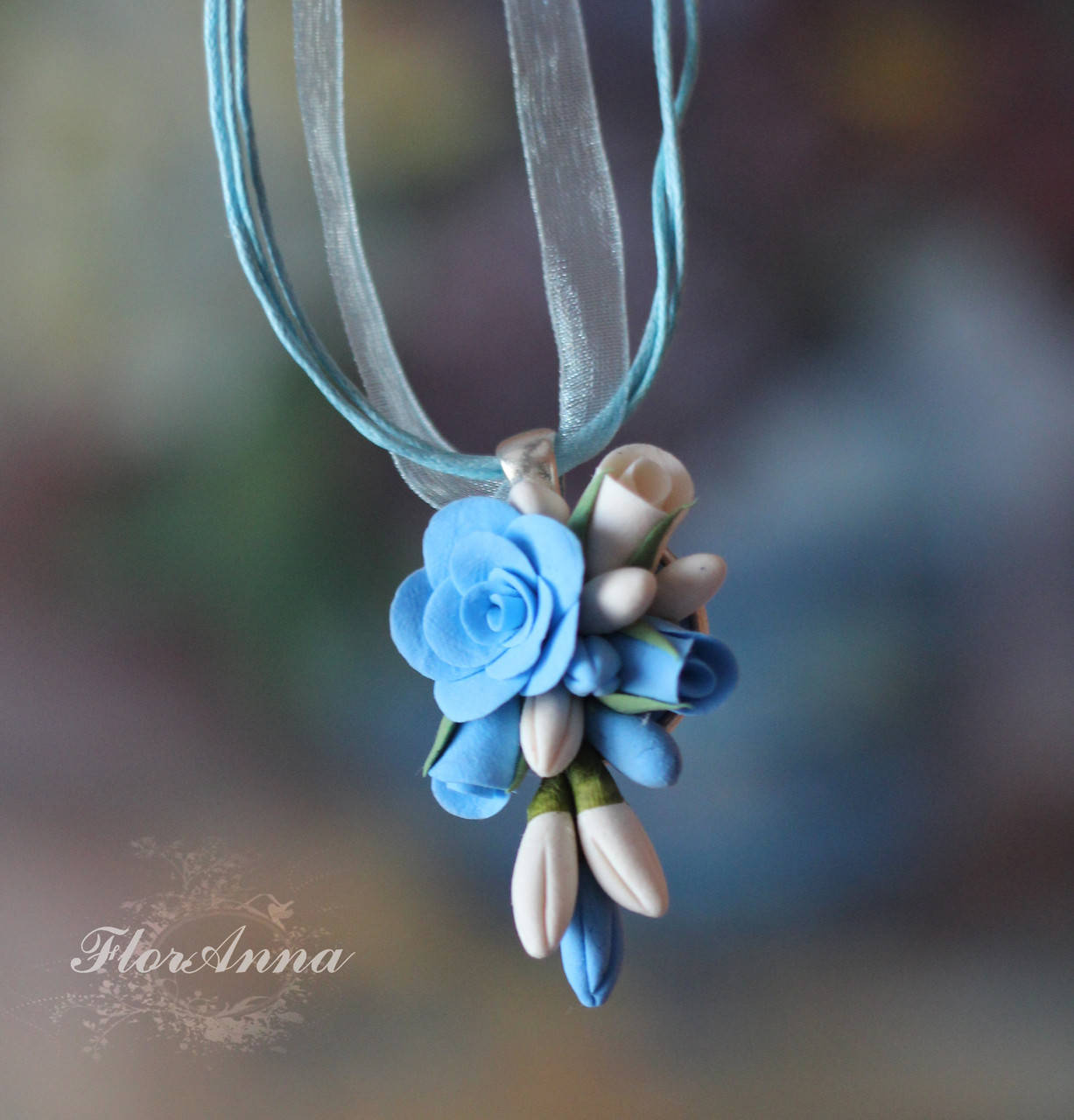 

"Воздушный" кулон с розами из полимерной глины