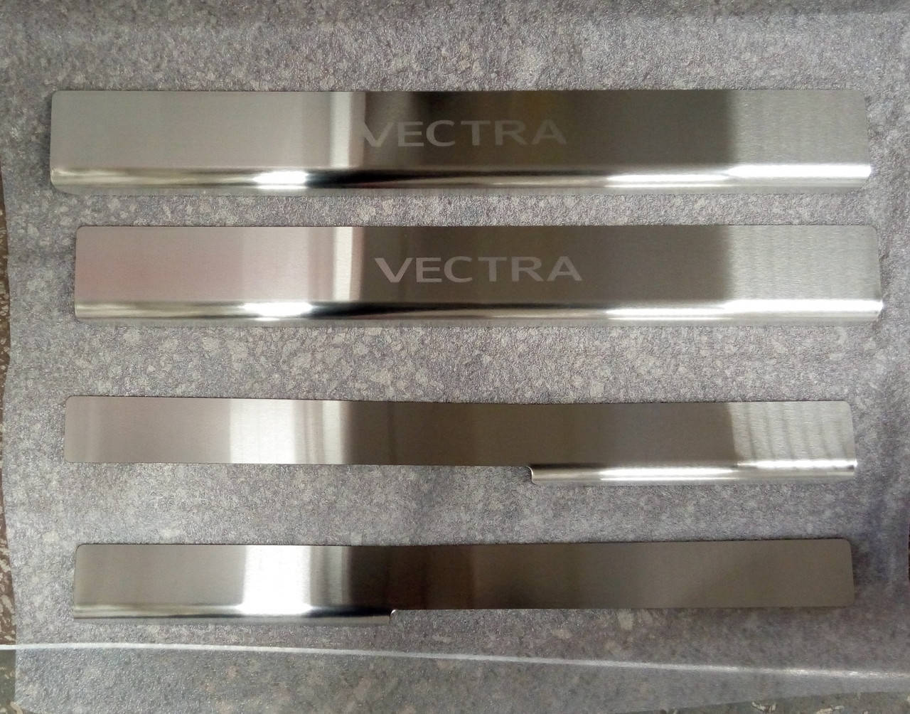 

Накладки на пороги Opel Vectra C 2002-2008 4шт. Standart