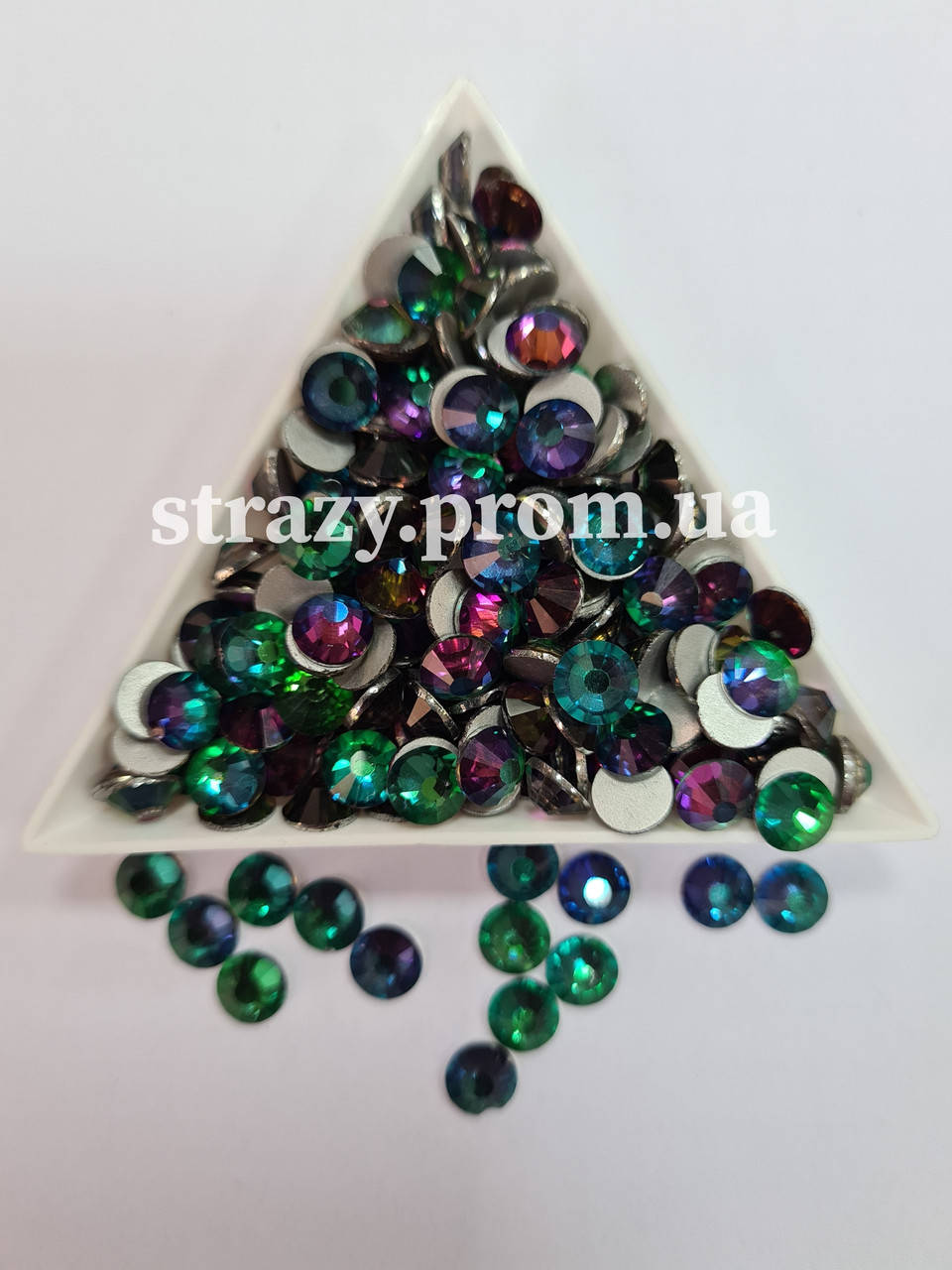 

Cтразы ss16 Vitrail Medium 1400шт, (4.0мм) "Crystal Premium"