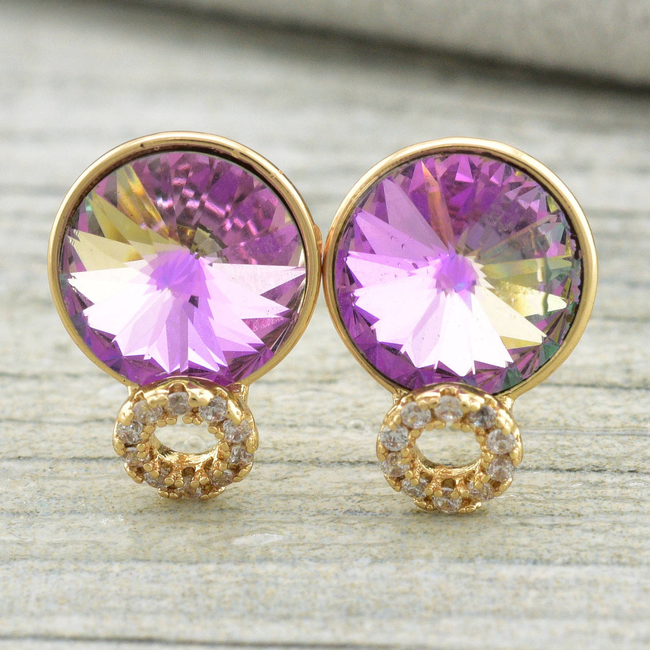 

Серьги Xuping с кристаллами Swarovski 83017 размер 12х9 мм цвет розовый хамелеон позолота 18К