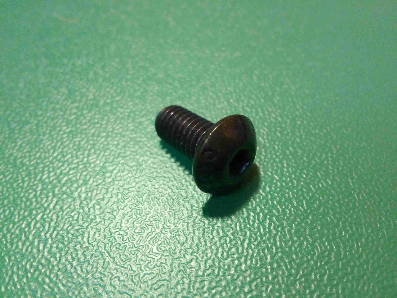 

Винт ( болт ) DIN 7380 M5 10 мм с внутренним шестигранником