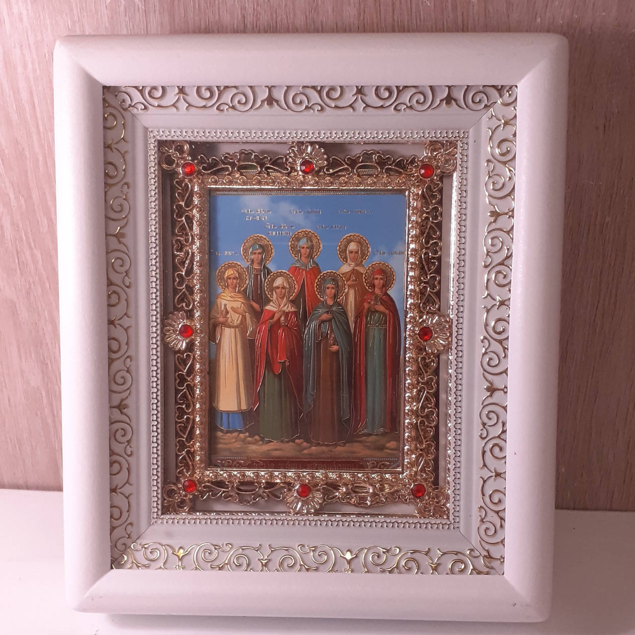 

Икона Святые жены Мироносицы, лик 10х12 см, в белом деревянном киоте с камнями